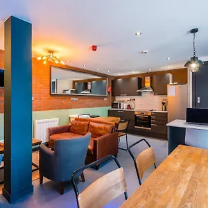 Hostel Code Pod - The Loft - Edinburgh